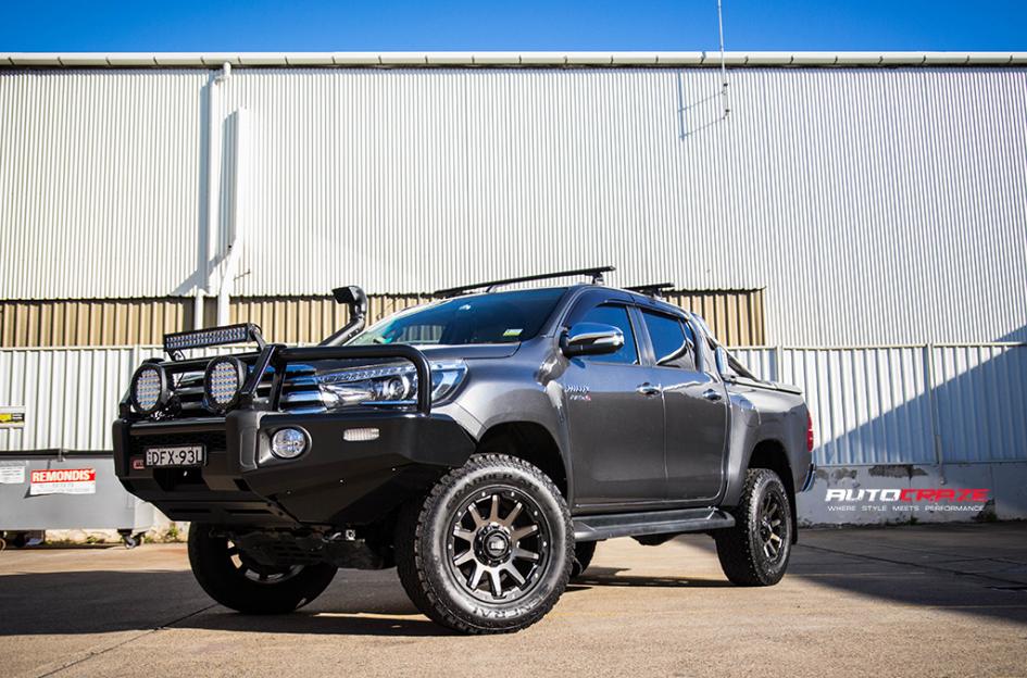 TOYOTA HILUX N80 4WD GD05 BRONZE DARK TINT WITH MATTE BLACK